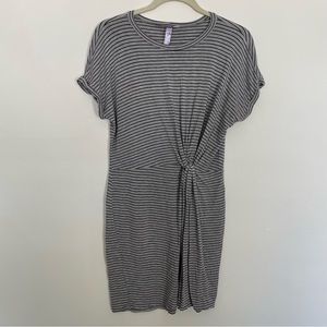 Francesca's Alya Twist Knotted Waist Striped T-Shirt Mini Dress Grey Black L